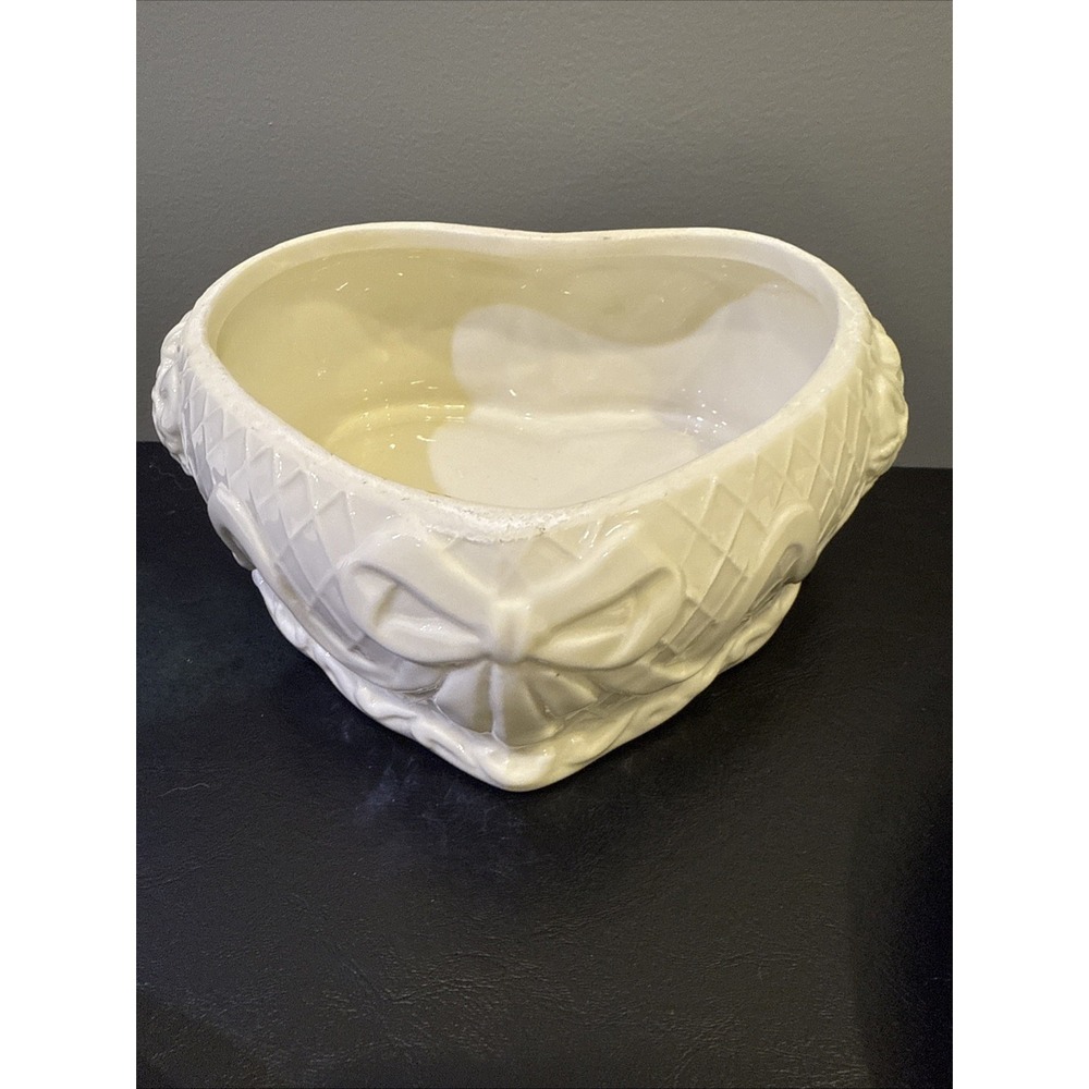Ceramic Heart Shaped Ivory Color Trinket Box With Bouquet Accents‎ NO LID